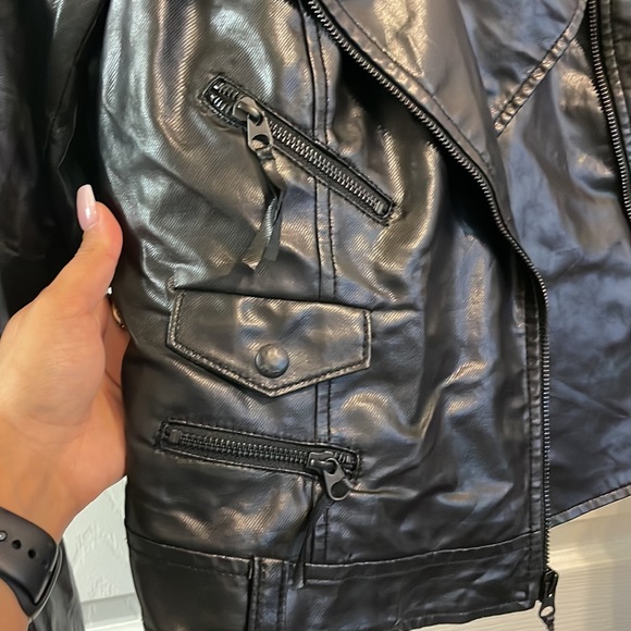 Guess black biker jacket! Worn 2 times! - Picture 2 of 3